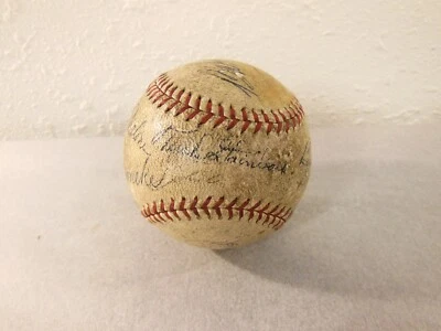 Vintage 1934 Chicago Cubs Signed Baseball, Gabby Hartnett plus 8 + Other Players - Image 1 of 4