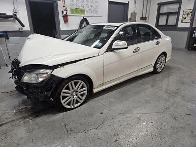 Б/у стартер подходит: 2009 Mercedes-Benz Mercedes C-класса 204 типа GLK350 AWD - Изображение 1 из 4