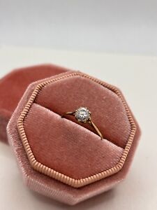 9ct Yellow Gold Ring With CZ Stone - Scrap Or Repair