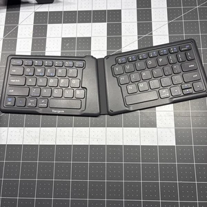 Targus Ergonomic Foldable Wireless Keyboard, Antimicrobial, Ergo-Comfort, Black - Picture 1 of 2