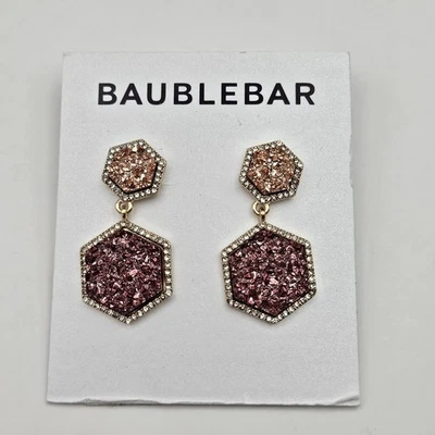 Pendientes colgantes rosa con barra de chuchería Foto 1 de 3