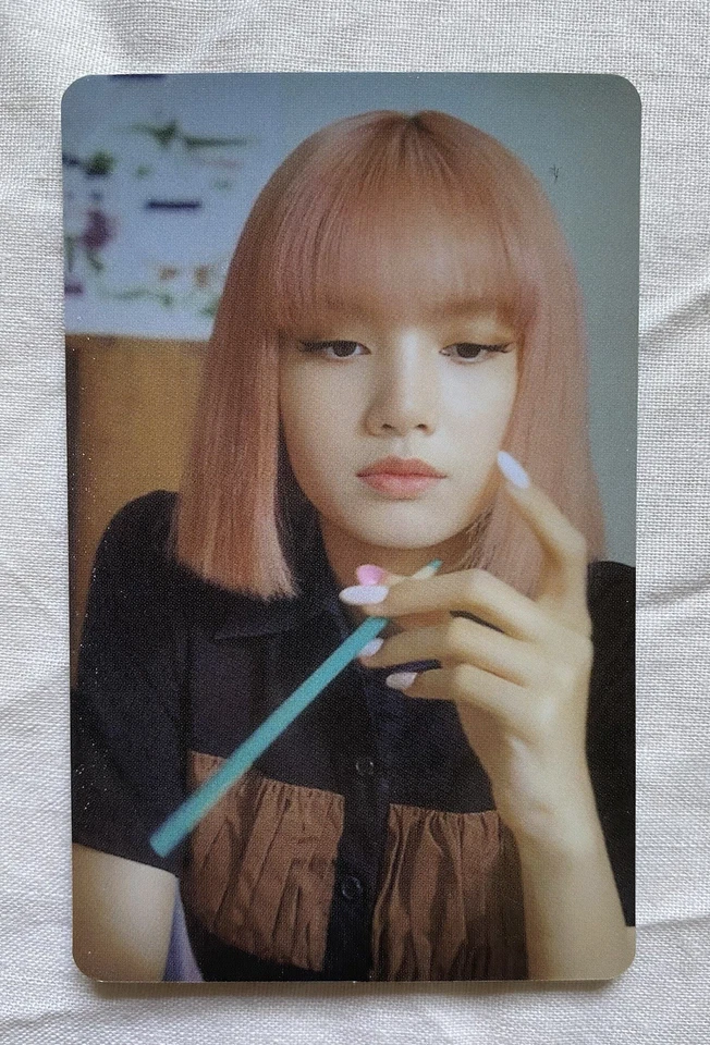 BLACKPINK - THE GAME Photocard Collection  02 - LISA- Official K-Pop Photocard - Immagine 1 di 1