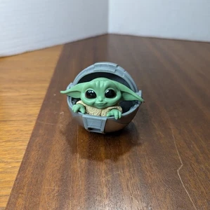 Baby Yoda von Hasbro Star Wars Grogu das Kind 2 Zoll Mini eingebettet in die Wiege - Bild 1 von 6