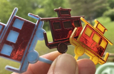 Lote 18 Toppers o Selecciones Vintage Tren Caboose Cupcake, Azul Amarillo y Rojo Foto 1 de 4