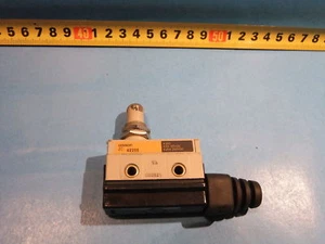 Interruptor de límite OMRON ZC-Q2255 - Imagen 1 de 4