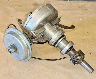1961 FORD 170 200 DISTRIBUTOR C1DF-12127-B  OEM FORD FALCON MUSTANG RANCHERO - Image 1 of 4