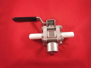 Swagelok SS 60 Series 3-Way Ball Valve, 1/2" Tube Stubs X FNPT, SS-63XTTBM8-F8 - Picture 1 of 1