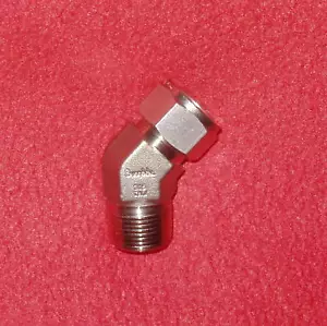 Codo macho Swagelok SS 3/4", 45 grados, SS-1210-5-12 - Imagen 1 de 1