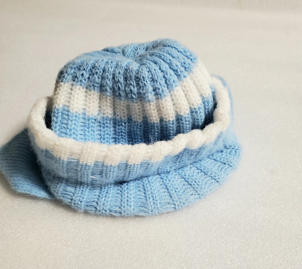 Gorra vintage de ganchillo bebé niño azul blanco con ala Foto 1 de 4