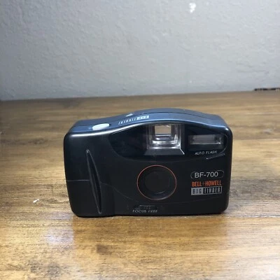 Bell+Howell BF700 Big Finder Built in Flash Focus Free Point & Shoot Film Camera - Image 1 of 3