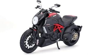 Maisto 5-11023 Modèle de Moto Ducati Diavel Carbone (Noir-Rouge, Maßstab 1:12)