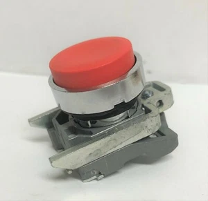 Base de montaje Schneider Electric ZB4BZ009 con botón #12180 - Imagen 1 de 6