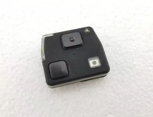 Toyota Hiace / Land Cruiser / RAV4 2 Tasten Fernbedienung Schlüsseleinsatz - Denso 50171 - Bild 1 von 3
