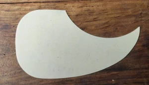 PICKGUARD GUITARE ACOUSTIQUE CREME / CREAM AUTOCOLLANT NEUF - Foto 1 di 2