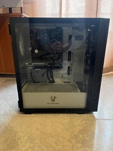 PC DA GAMING AMD Ryzen 5 4500, 16GB RAM, 1TB M2 SSD, NVIDIA GTX 1650 - Foto 1 di 6
