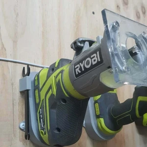 Ryobi One+ 18V routeur sans fil Ryobi 18V avec support mural et porte-clé - Picture 1 of 1