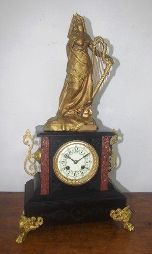 Foto 1 di 8