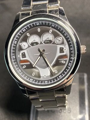 Volante Reloj Pulsera Cuarzo TODO 0 Sin Números Tono Plata Funciona Batería Nueva Foto 1 de 4