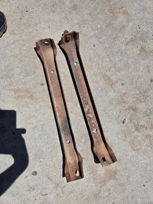 Soportes de parachoques delanteros para camioneta Chevy C10 1963-1966 Chevrolet GMC Foto 1 de 2