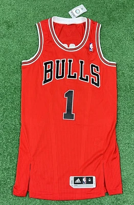 Camiseta de baloncesto Derrick Rose #1 Adidas talla mediana roja REV30 NUEVA CON ETIQUETAS Chicago Bulls Foto 1 de 4