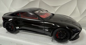 Autoart 1:18 Aston Martin Vantage 2019 negro azabache #70275 - dañado - Imagen 1 de 7