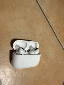 Apple AirPods Pro, OVP,mit kabellosem Ladecase,plus Ersatz-Ohrstöpsel S, M und L - Bild 1 von 10