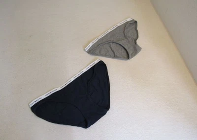 Paquete de 2 calzoncillos Tommy Hilfiger 1 gris 1 azul marino corte bikini algodón mujer talla L Foto 1 de 4