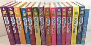 Dork Diaries Lot of 15 - 1-3, 5-14 PLUS OMG - Hardcover - Rachel Russell - Foto 1 di 14