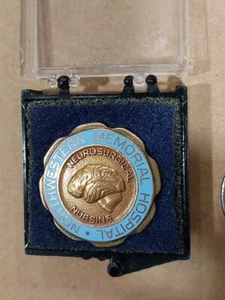Vintage 10K Gold Northwestern Memorial Hospital Neurosurgical Nursing Pin - Picture 1 of 6