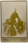 Carte de cabinet des années 1880 *Portrait de famille * Peterborough Canada *Rare photo verte P.H*