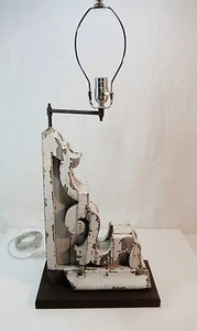 Lampada Corbel Vintage Personalizzata Dipinta. Base nuova con cablaggio braccio figurativo - Foto 1 di 9