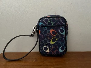 Vintage Y2K Coach Navy Leather Digital Camera Pouch Wristlet Signature Rainbow - Picture 1 of 6