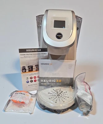 Keurig K200 NEU IM KARTON Keurig 2.0 Kaffeemaschine Cremeweiß/Silber Limited Edition  - Bild 1 von 4