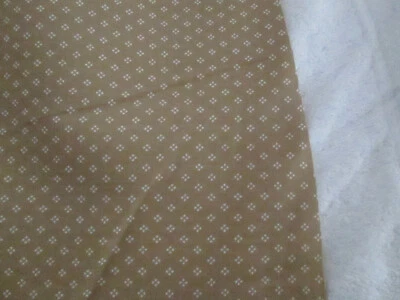 Tela Beige Tostado con Estampado de Lunares Blancos 44" Ancho Vendido por Yarda, Nuevo Foto 1 de 4