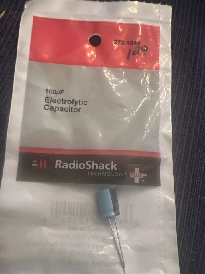 Condensador electrolítico RadioShack 50V 100UF 272-1044 Foto 1 de 1