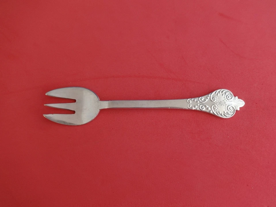 Horquilla de ostras William & Mary de Mappin & Webb de plata esterlina 4 1/8" Foto 1 de 1