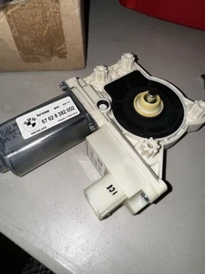 2002-2005 BMW 745i 745Li Rear Right Side Door Power Window Motor 67628382002 OEM - Picture 1 of 3