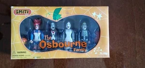 2002 Smiti Playsets Mini Figure THE OSBOURNE FAMILY Ozzy Halloween Exclusive - Picture 1 of 2