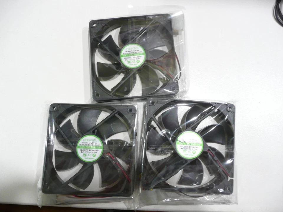 EverCool EC12025M12S 120mm x 120mm x 25mm 4pin Sleeve Bearing FAN - Image 1 of 2