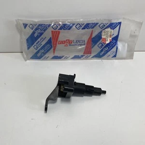 RINVIO A LEVA SX FIAT CROMA - LANCIA THEMA ORIGINALE 82424741 - Foto 1 di 4