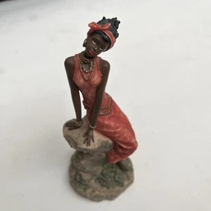 Afroamerikanische Frau im rosa Kleid schwarze Figur 7" sexy posierte goldene Akzente - Bild 1 von 12