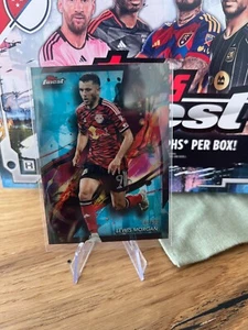2024-25 Topps Finest MLS Lewis Morgan /99 Aqua Refractor New York Red Bulls #94 - Bild 1 von 2