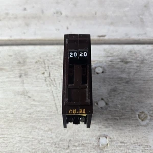 Wadsworth Twin Tandem Circuit Breaker 20 Amp 120/240v Metal Foot - Picture 1 of 6