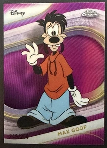 2025 Topps Chrome Disney Max Goof #33 Pink Refractor 246/250 NM+ - Bild 1 von 4