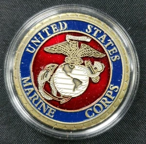 US Marine Corps Challenge Coin Stati Uniti orgogliosamente servita in custodia nuova sigillata - Foto 1 di 4
