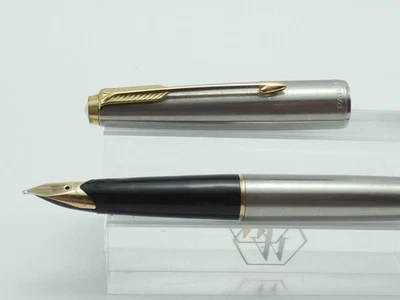 c1975 Parker 65 Flighter Deluxe Fountain Pen, GT, Medium 14K Nib *Ex Condition* - Image 1 of 4