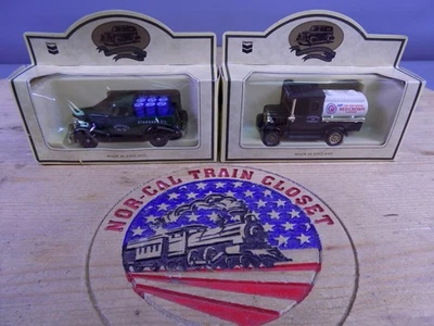 Lledo 1/64 2 Delivery Trucks in Boxes Lot #G41 - Image 1 of 4