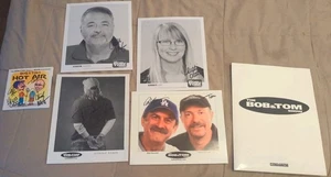 Bob und Tom, Kristy, Chick, Donnie Baker signierte Bilder und Heißluft CD 🔥 Q95 - Bild 1 von 9