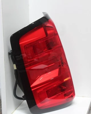 Luz trasera derecha Chevy Silverado 1500 2014 15 16 17 2018 Asm OEM NUEVA Foto 1 de 4