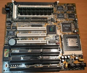 Soyo SY-5EAS + PENTIUM-MMX 200MHz + 32MB Ram - Picture 1 of 11